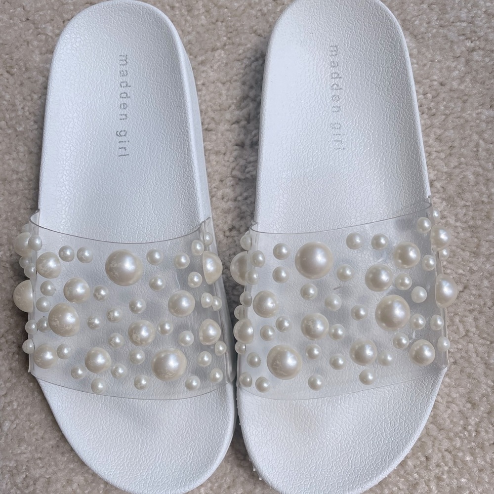 Madden girl pearl slides 💍🎉💕